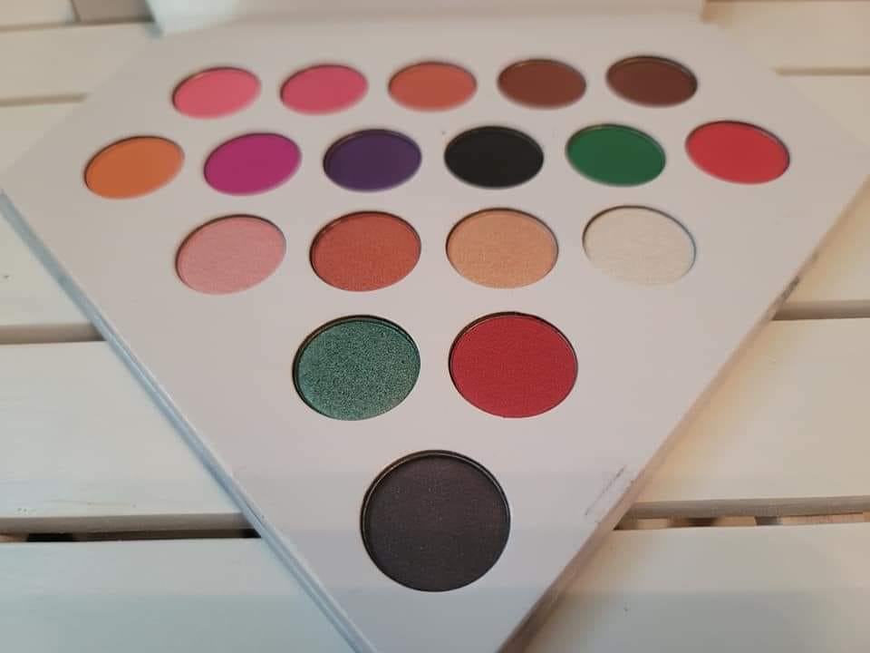 Roxy's Multi Color Diamond Eyeshadow Palette - 18 Colors